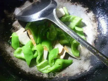 Make Scrambled peanut pepper step 6