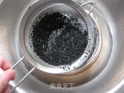 Make Homemade black sesame paste step 1