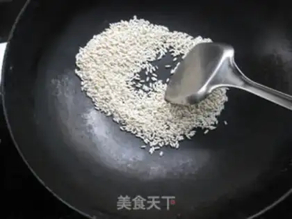 Make Homemade black sesame paste step 4