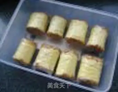 Make Meat pine rolls step 27
