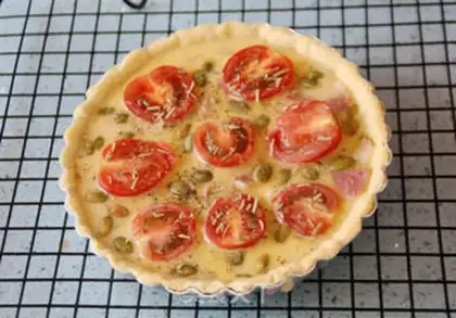 Make Tomato bacon cheesetta step 17