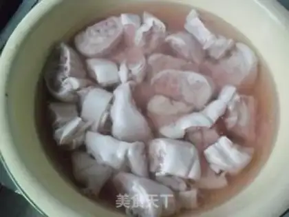 Make Peanut stew pig hoof step 2