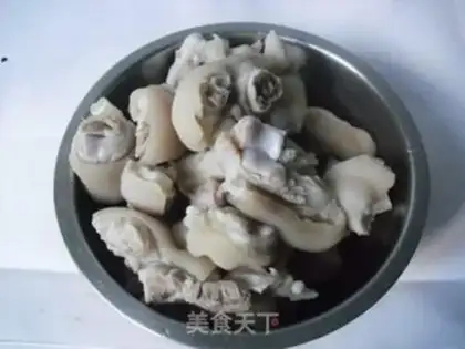 Make Peanut stew pig hoof step 4