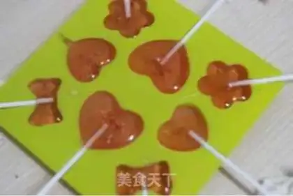 Make Crystal cherry lollipop step 6