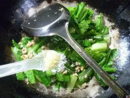 Make Garlic pasta step 9