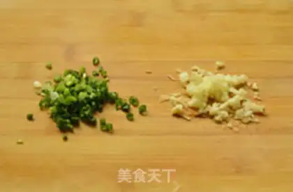 Make Tomato eggs step 1
