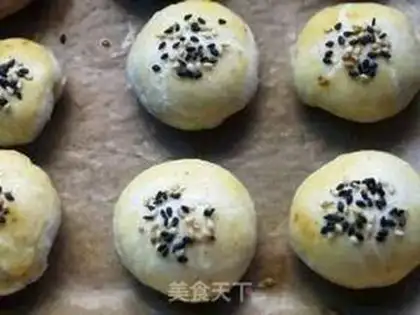 Make Fruit-meat mooncake step 16