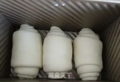 Make A salad sauce with milk toast step 15