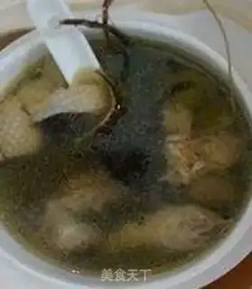 Make Five fingers of peach root chicken soup step 5