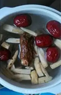 Make The chicken soup step 4