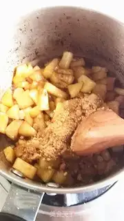 Make Flower apple pie step 5