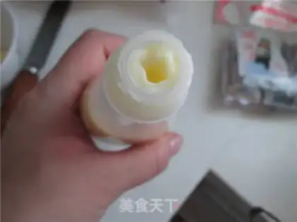 Make A salad sauce with milk toast step 3