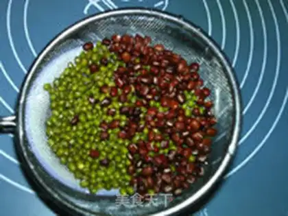 Make Red and green rice porridge step 1
