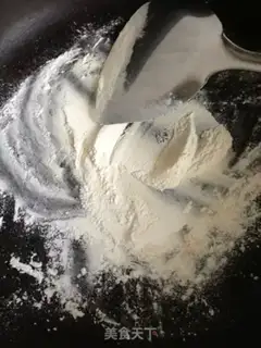 Make Potato mountain medicine cake step 7