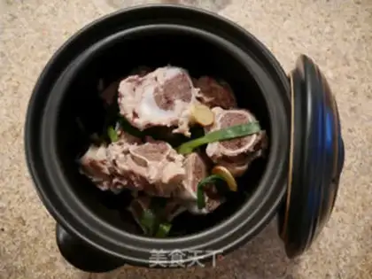 Make Pork fungus mushroom soup step 1