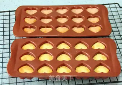 Make Heart-shaped cheesecake step 16