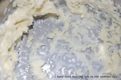 Make Rose cookies step 1