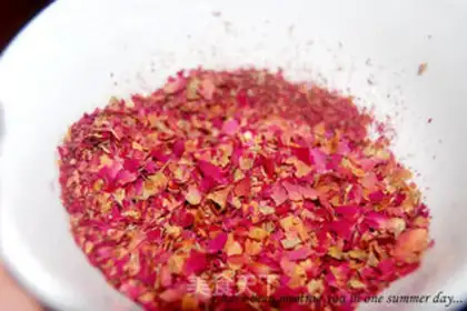 Make Rose cookies step 2