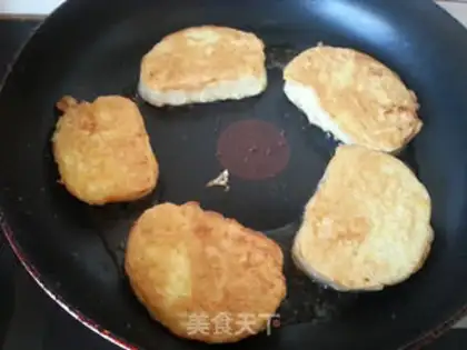 Make Gold buns of sausage step 4