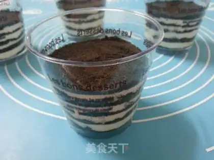 Make Blueberry drywood cake step 10