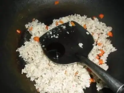 Make Dry eggnog fried rice step 7