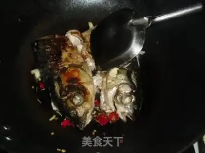 Make Red-burned fish head step 3