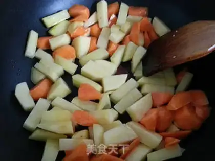 Make Family makes pork curry step 3