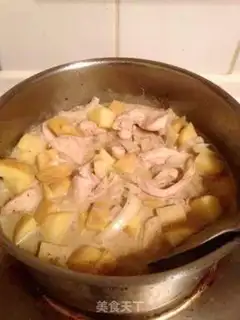Make Thai chicken potato curry step 4
