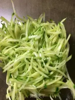 Make cucumber sesame noodles step 2