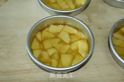 Make Caramel apple cake step 5