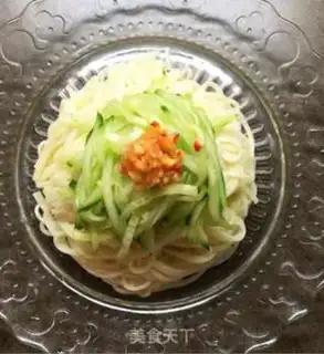 Make cucumber sesame noodles step 5