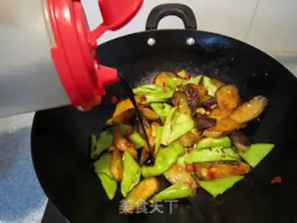Make Spicy sauce and long tomatoes step 8