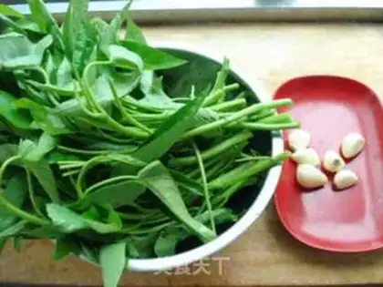 Make Garlic cabbage step 0