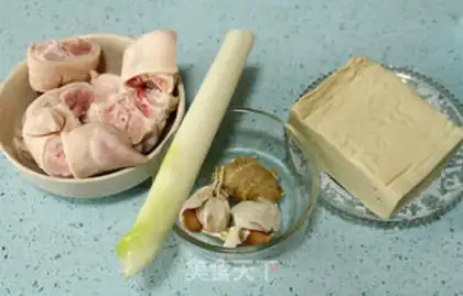 Make Taste beer, pig hoof step 0