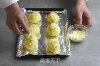 Make Garlic milk and potatoes step 2