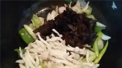 Make The onions blow up the mussels step 8