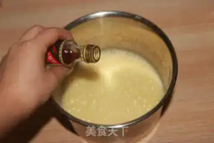 Make Strawberry rolls step 1