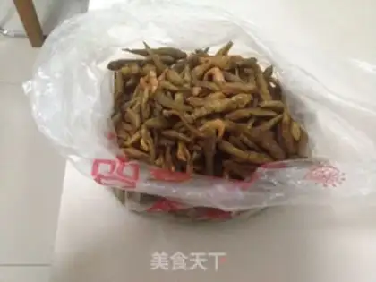 Make Spicy little fish pancakes step 0
