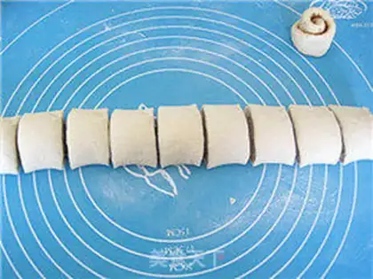 Make Sesame cinnamon rolls step 10