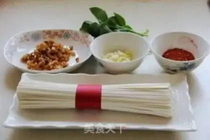 Make Spicy noodles step 0