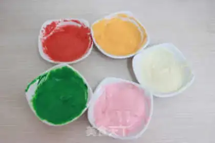 Make Halloween candy roll step 6