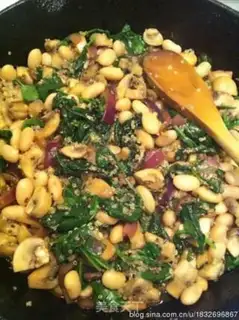 Make White bean spinach mushroom salad step 3