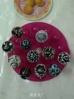Make Lollipop cake step 23