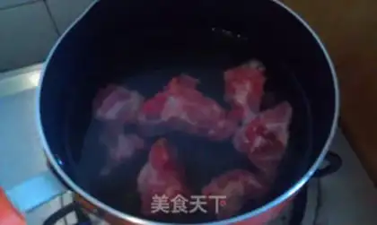 Make The radish urn and bone soup step 1