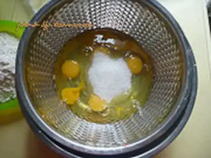 Make Double sponge cake step 1
