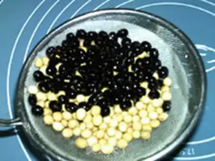 Make Black and white sesame soybean step 1