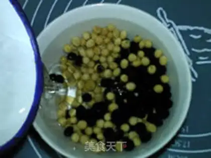 Make Black and white sesame soybean step 2