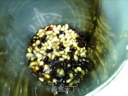Make Black and white sesame soybean step 3
