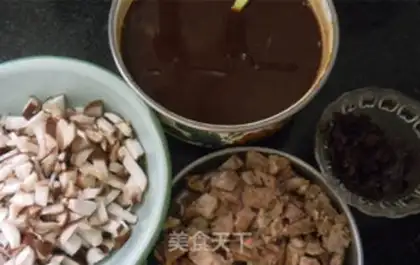 Make Mushroom beef sauce step 0