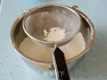 Make Red velvet wedding cake step 2